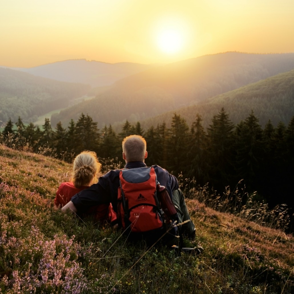 Wanderpaar_sonnenuntergang Ausflüge